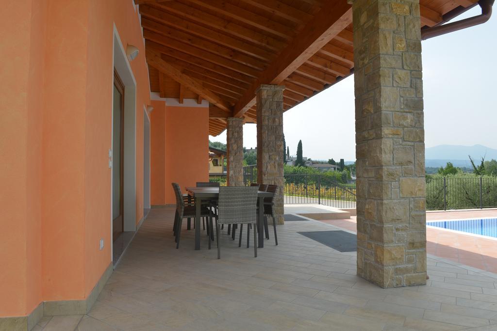 Villa Artemia Манерба дел Гарда Стая снимка